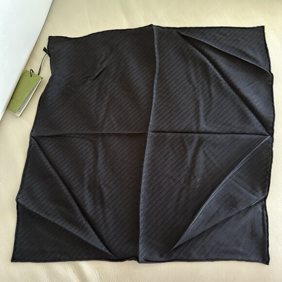 NWT GUCCI Men’s Handkerchief Silk 100% Authentic Logo GG 742200 Black - Picture 2 of 7